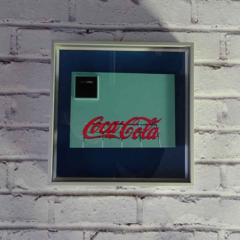 CADRE EN ALUMINIUM VITRINE TRAVAUX